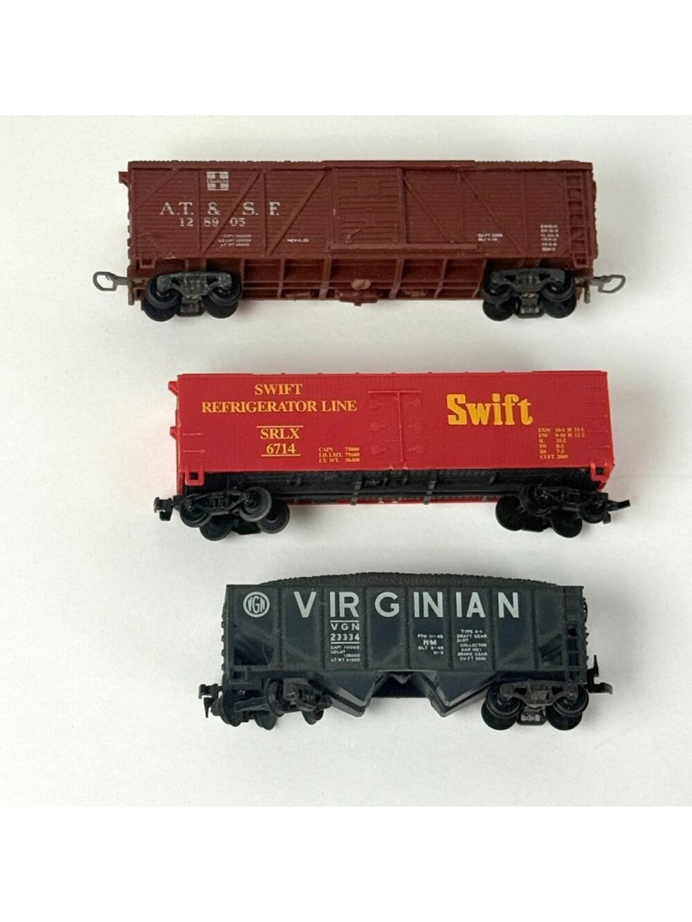 HO Scale 3 Vintage Freight Train Cars Virginian Hopper Swift Reefer ATSF Boxcar